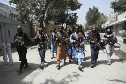 گروه طالبان اوراق جذب تاجیک‌تباران استان‌های شمال کابل را پاره و به آنان پاسخ رد می‌دهند
