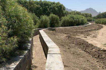 ساخت یک کانال آب‌یاری در استان قندهار