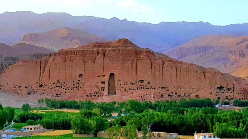 کندن‌کاری یک زیارت‌گاه شیعیان توسط گروه طالبان در استان بامیان