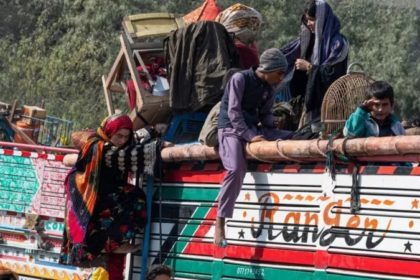 پناه‌جویان اخراج‌شده از پاکستان در استان بلخ از رفتار نادرست پلیس آن کشور شکایت دارند